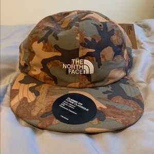 The North Face mens camo hat NWT